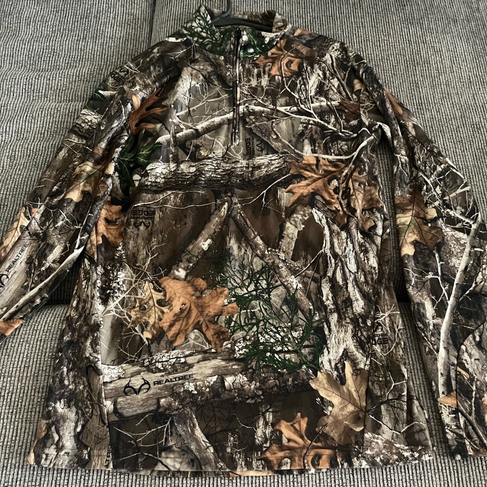 Lincoln outfitter's Camouflage real tree edge Long Sleeve Pullover nwot